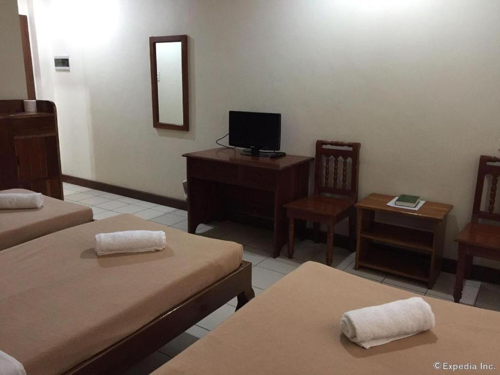 El Haciendero Private Hotel Илоило Экстерьер фото