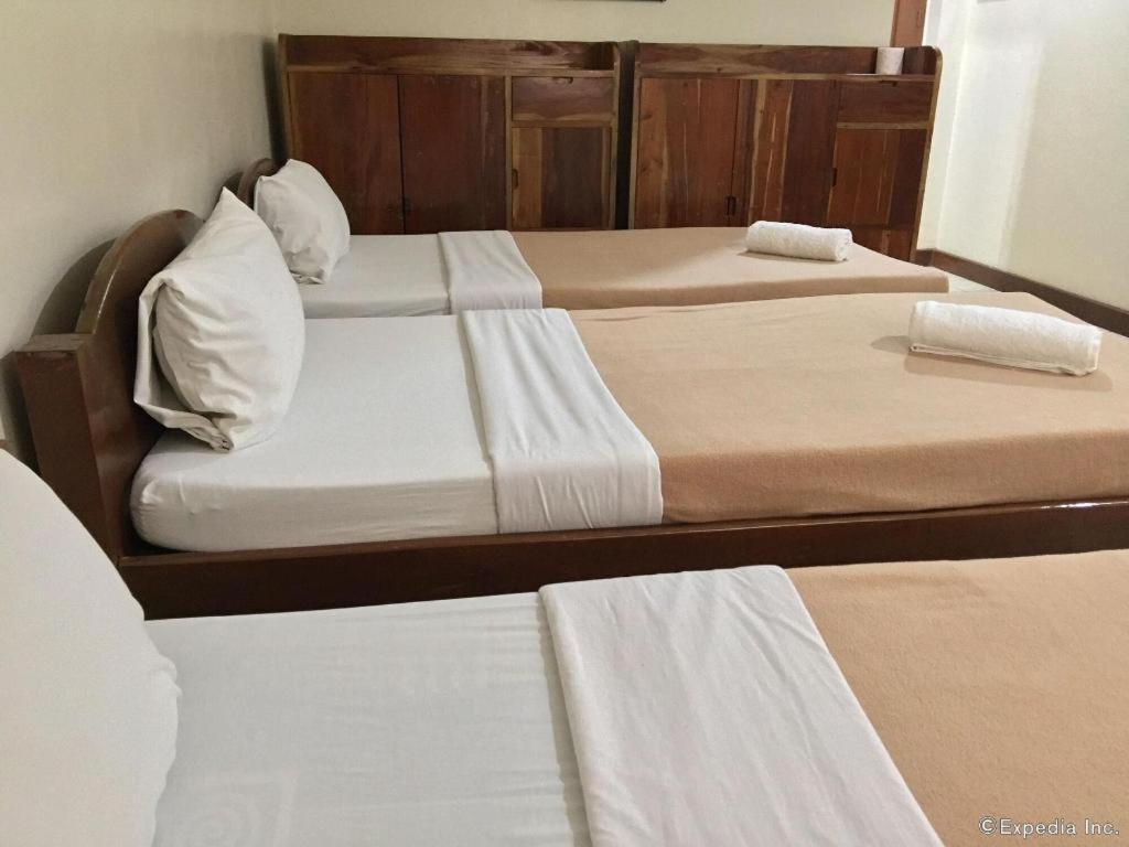 El Haciendero Private Hotel Илоило Экстерьер фото