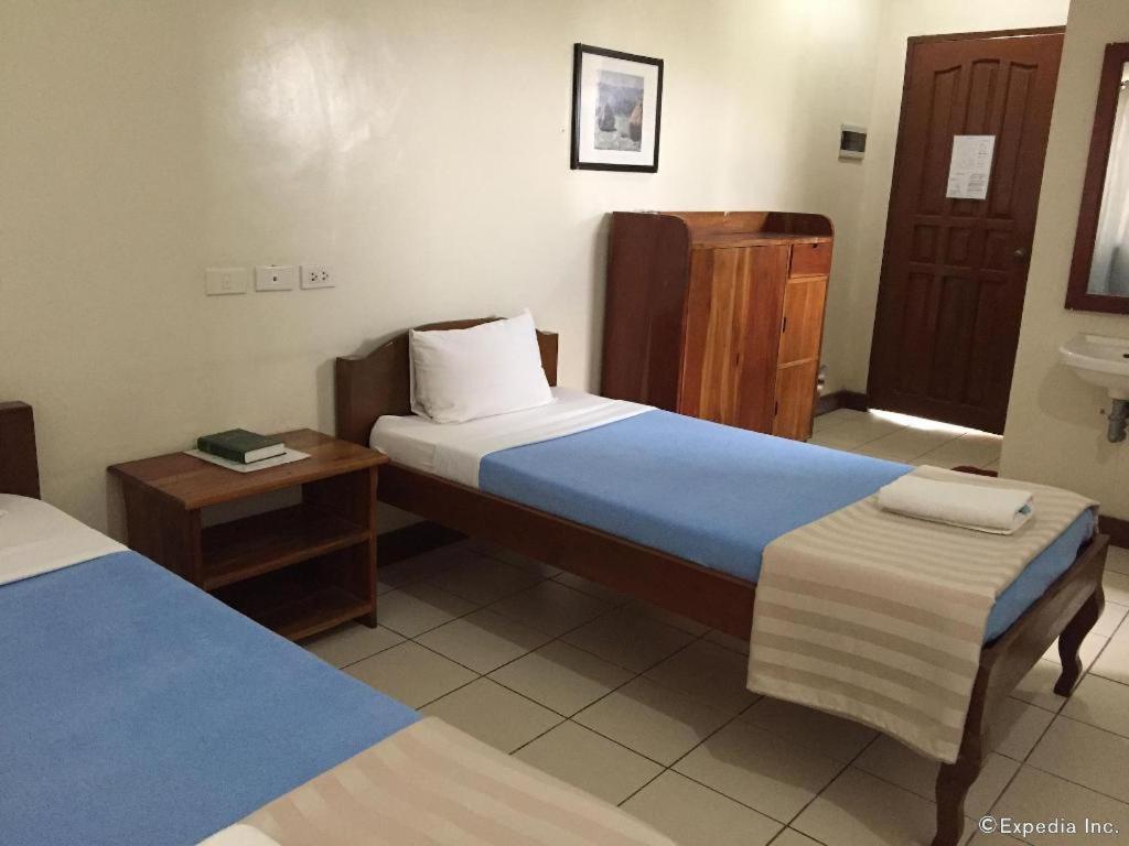 El Haciendero Private Hotel Илоило Экстерьер фото
