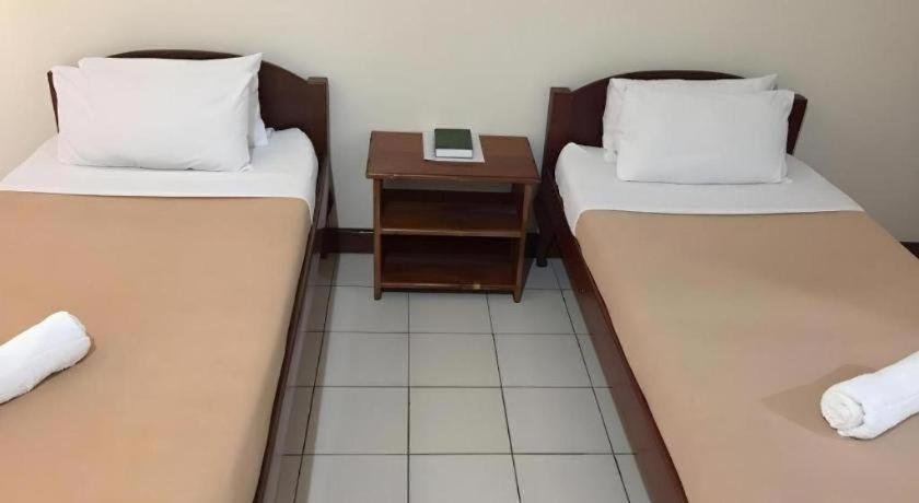 El Haciendero Private Hotel Илоило Экстерьер фото