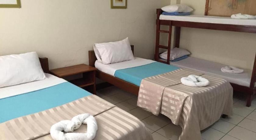 El Haciendero Private Hotel Илоило Экстерьер фото