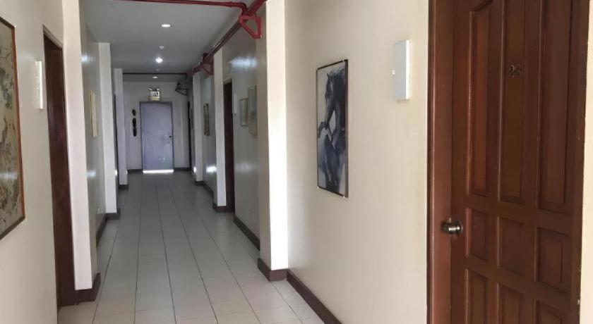 El Haciendero Private Hotel Илоило Экстерьер фото