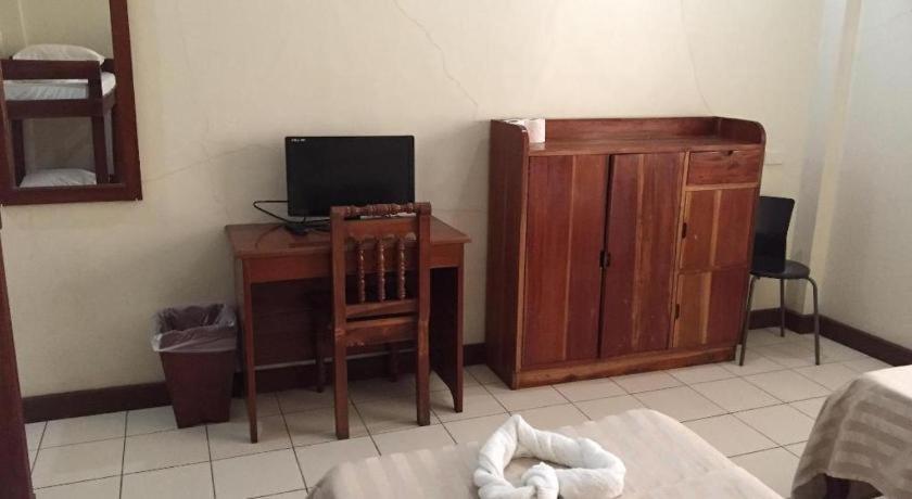 El Haciendero Private Hotel Илоило Экстерьер фото