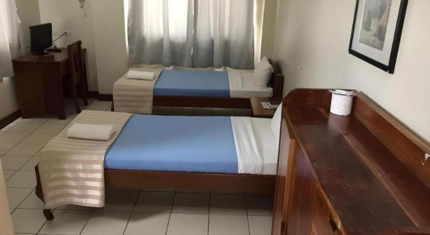El Haciendero Private Hotel Илоило Экстерьер фото